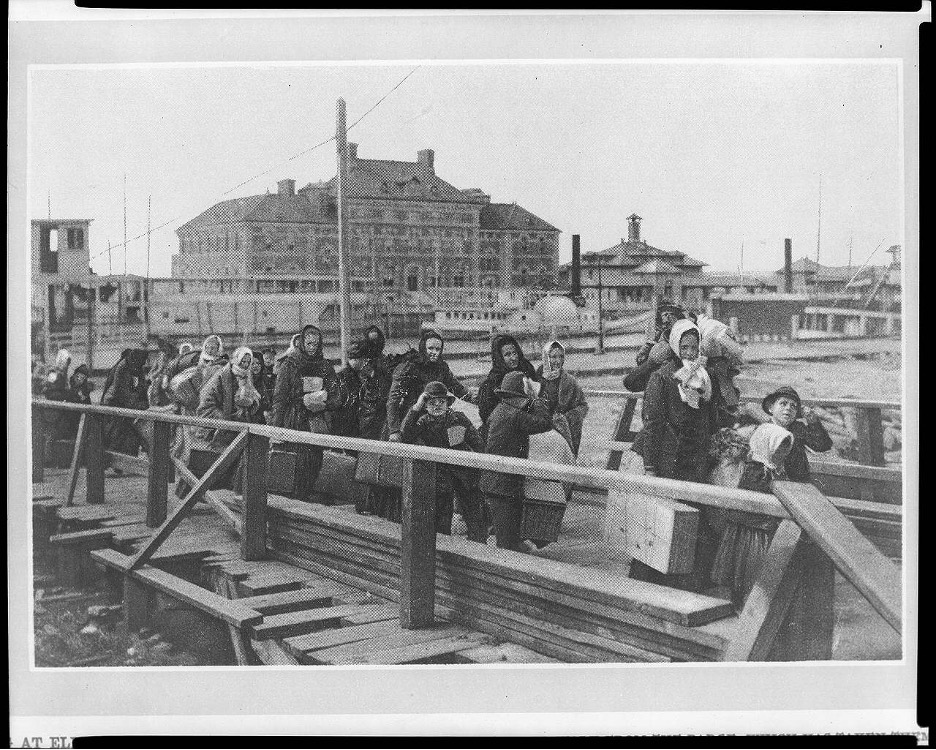 &ldquo;Immigrants landing at Ellis Island, 1902.&rdquo; Library of Congress Prints and Photographs Division, Washington, D.C., USA